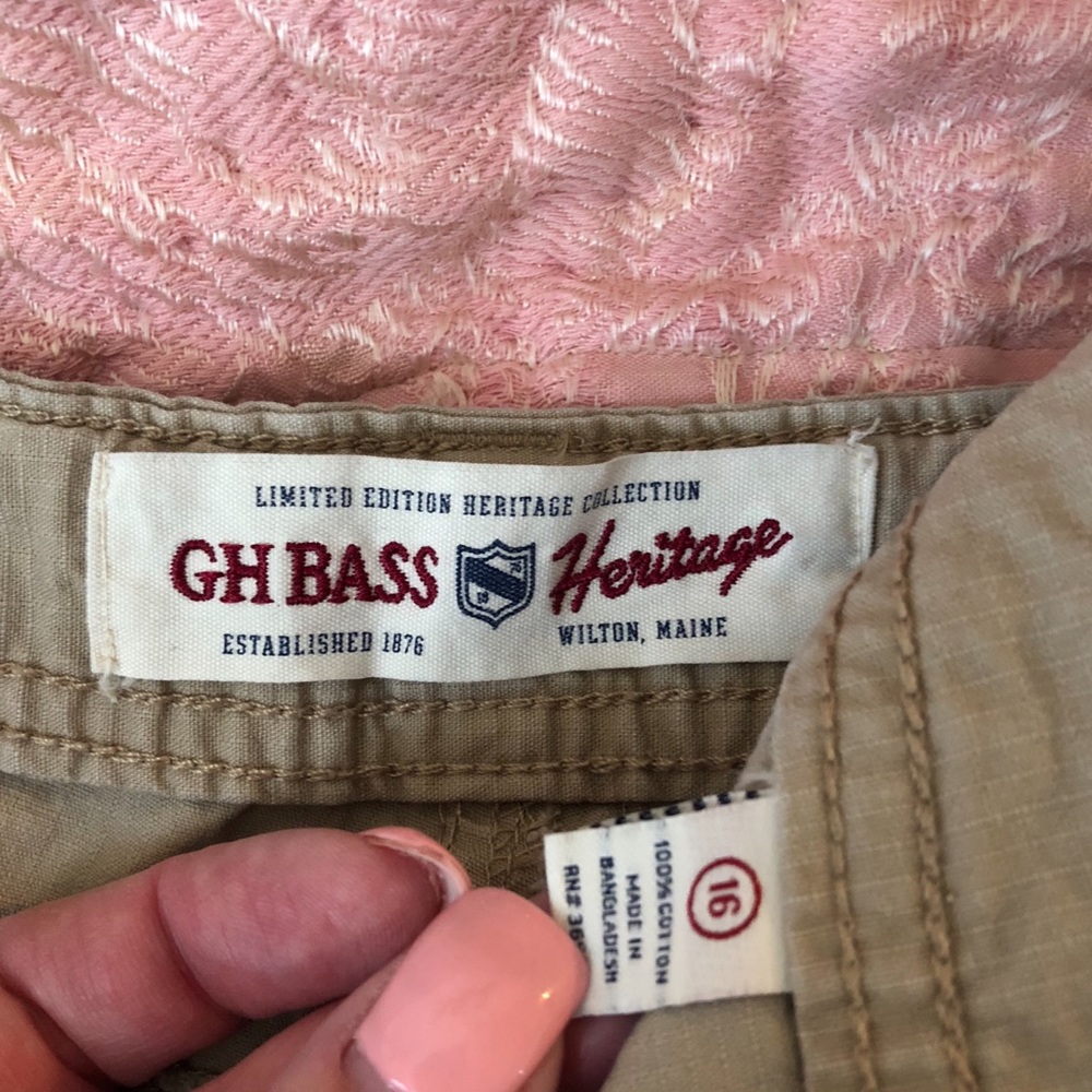 Khaki shorts - Picture 3 of 4